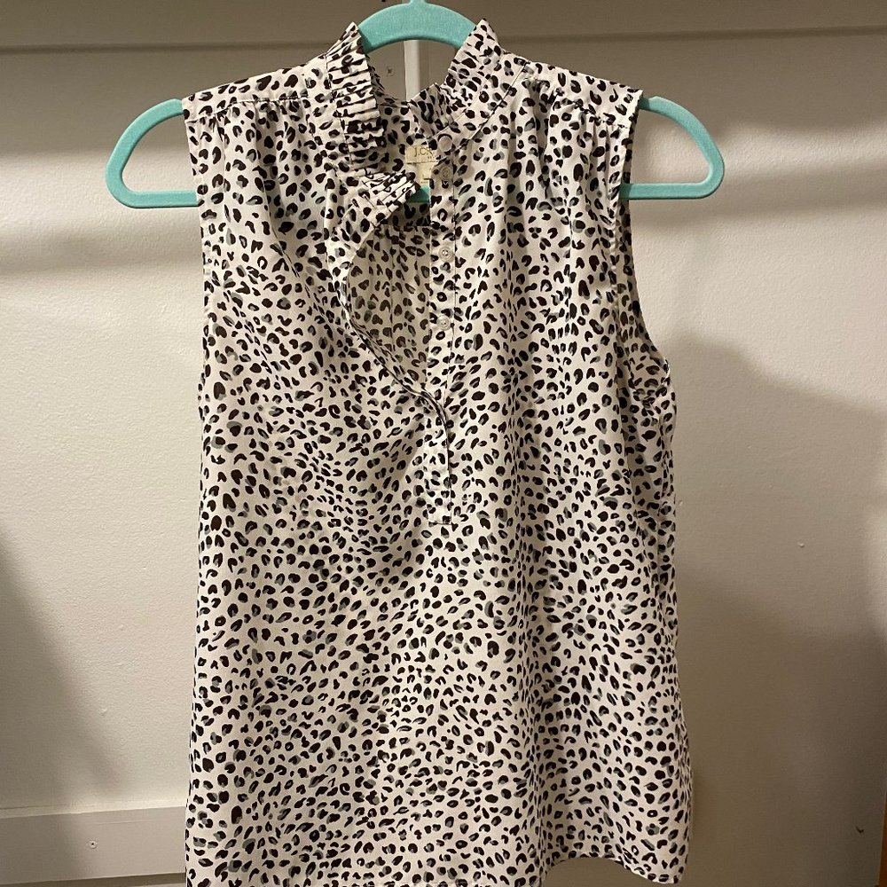 Leopard Print sleeveless blouse